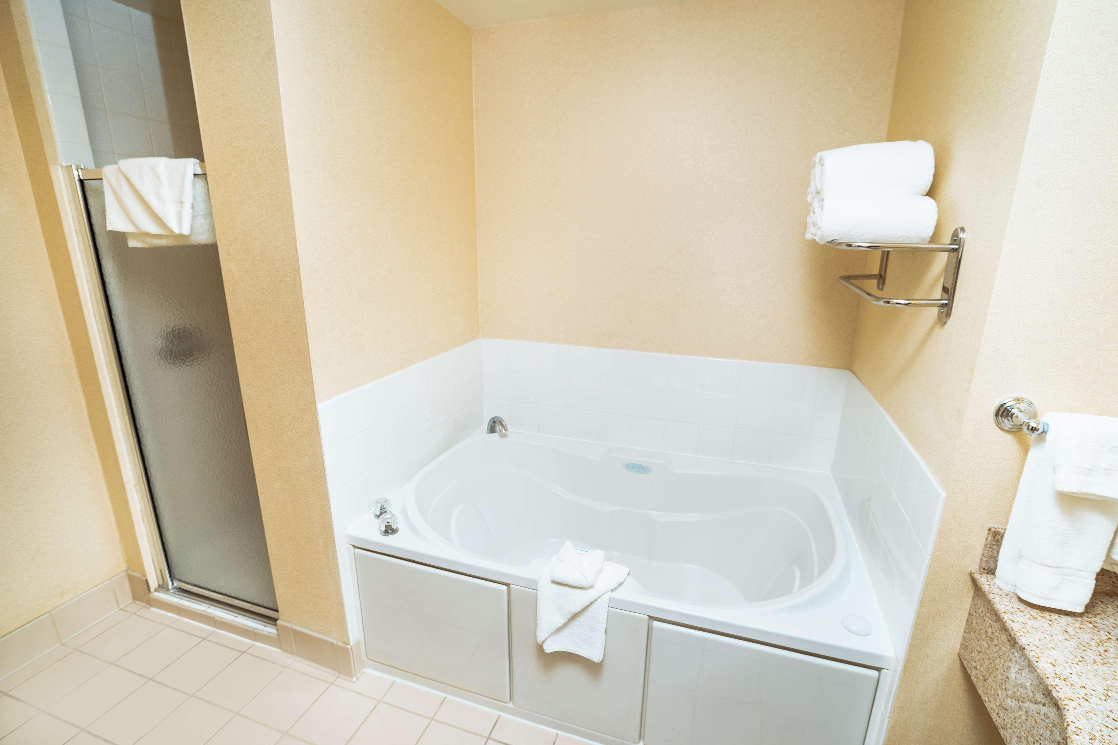 Hilton Garden Inn Ontario Rancho Cucamonga Extérieur photo