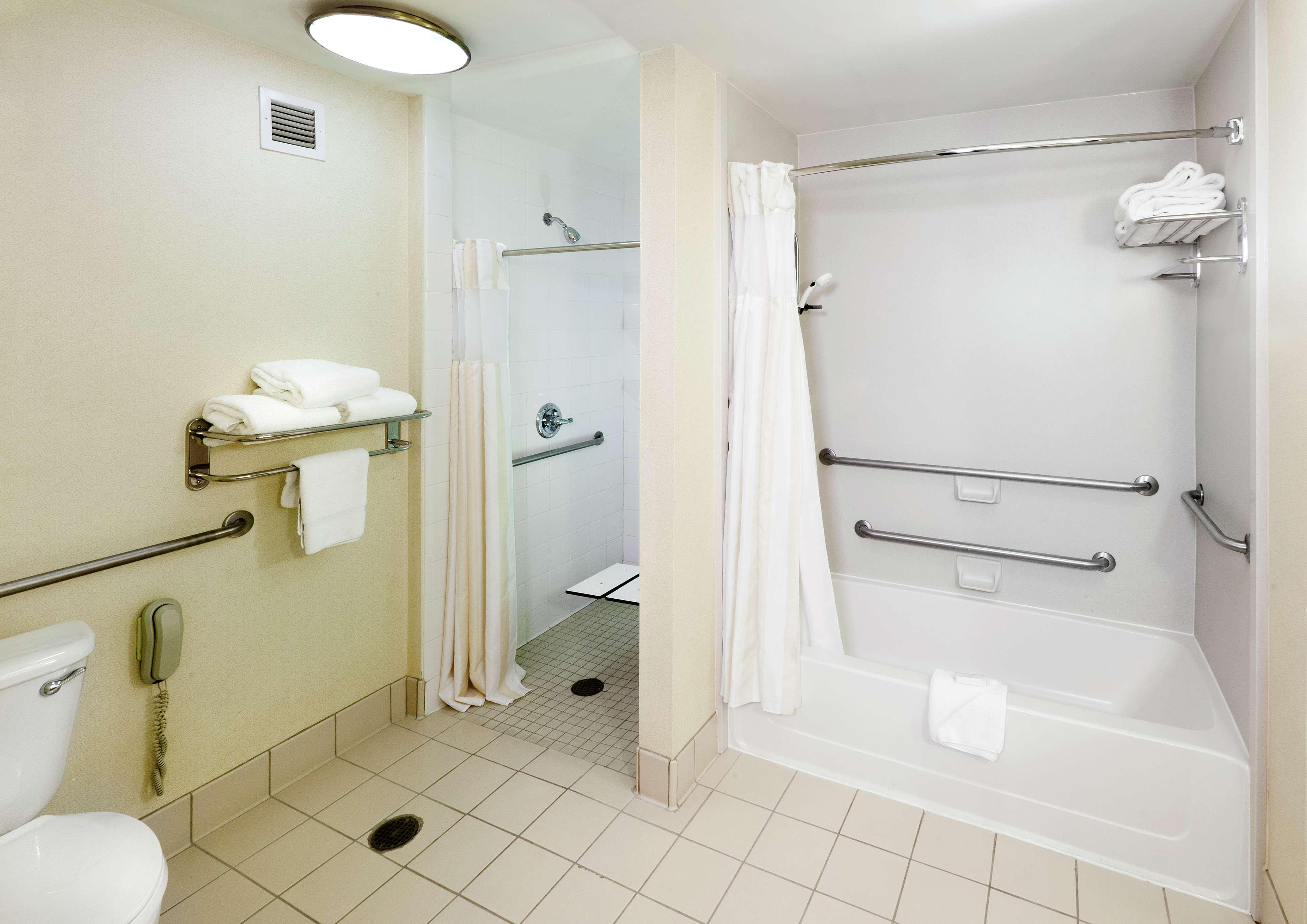 Hilton Garden Inn Ontario Rancho Cucamonga Extérieur photo
