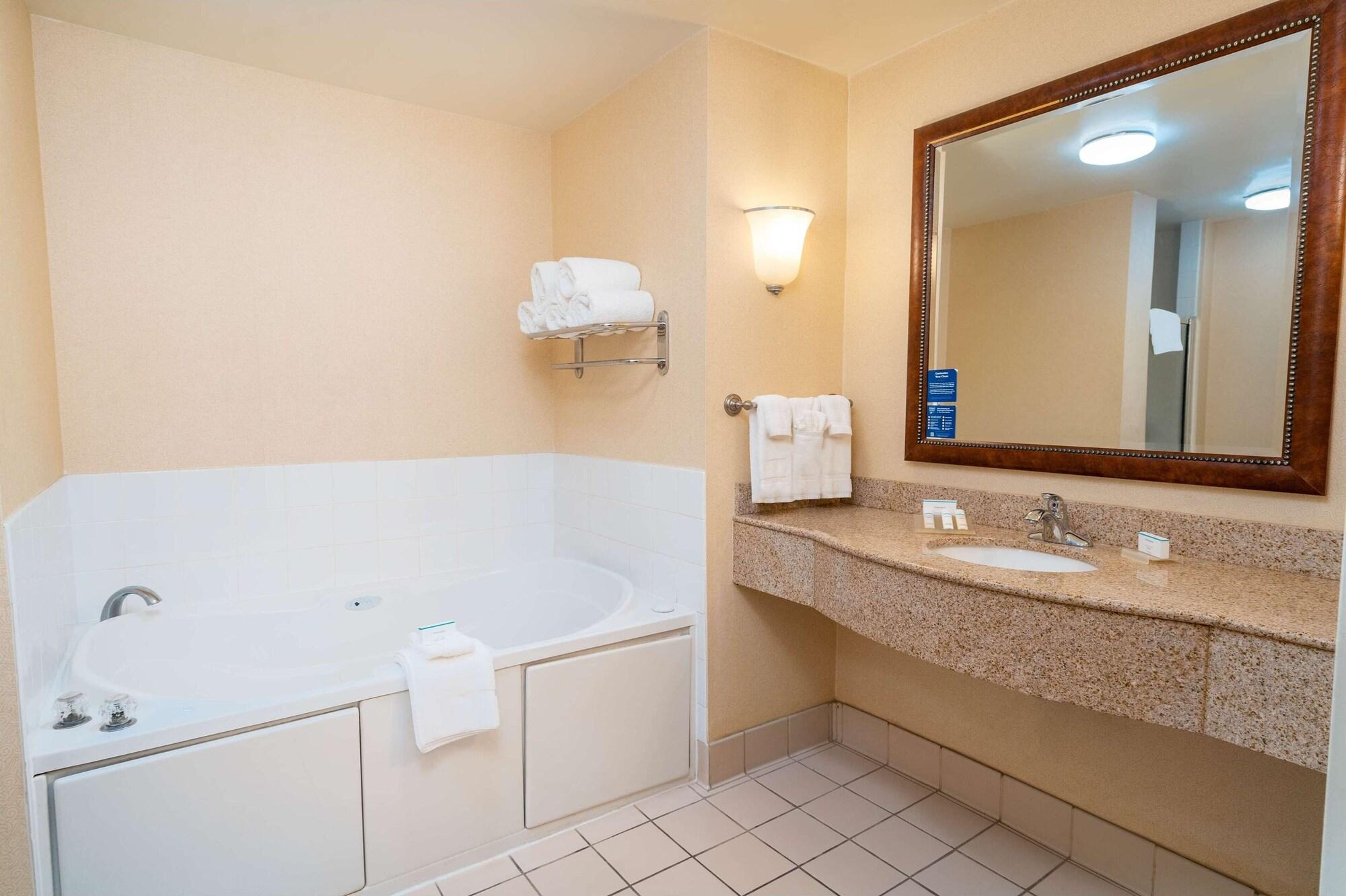 Hilton Garden Inn Ontario Rancho Cucamonga Extérieur photo