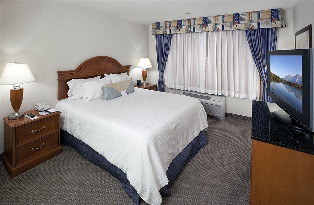 Hilton Garden Inn Ontario Rancho Cucamonga Extérieur photo